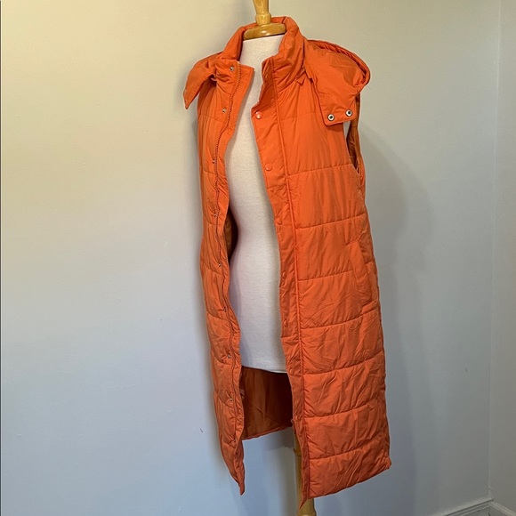 Women's Orange Hooded Puffer Vest Super Warm Cozy and Trendy Sz Small - Picture 2 of 10